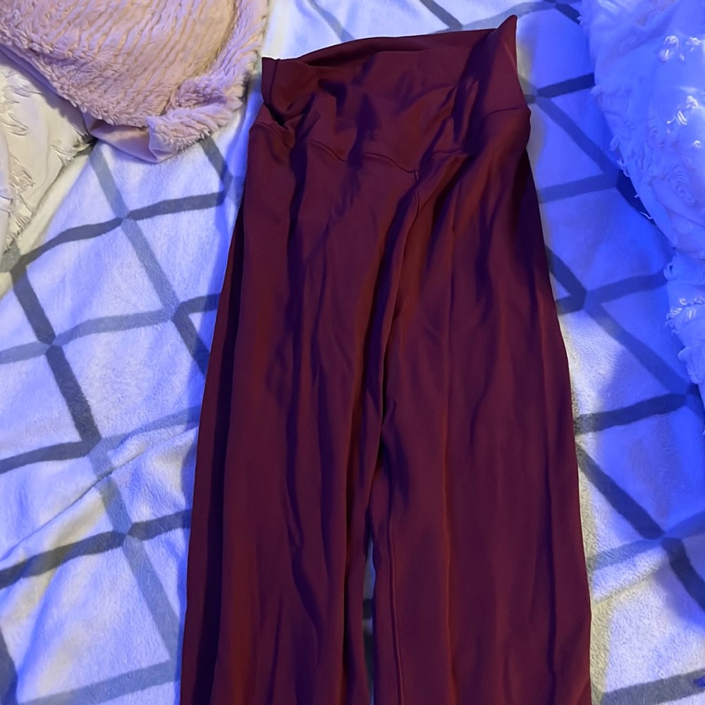 red/maroon aerie leggings